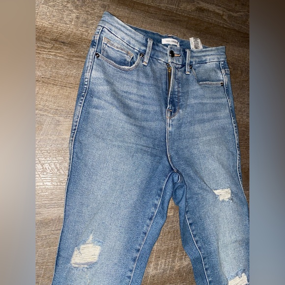Good American Good Curve distressed ankle jeans NWOT - Picture 13 of 15